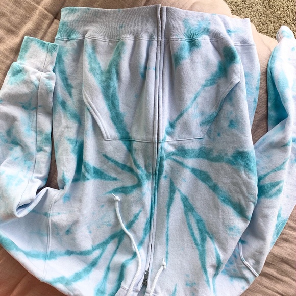 Blue spiral hand-dyed zip up hoodie - Picture 3 of 4
